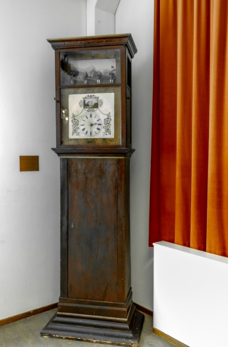 08